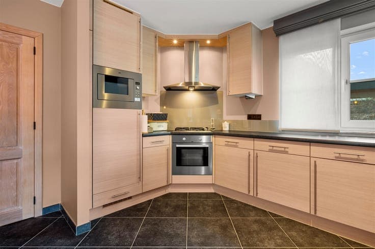 Beautiful home on a cul-de-sac near the market