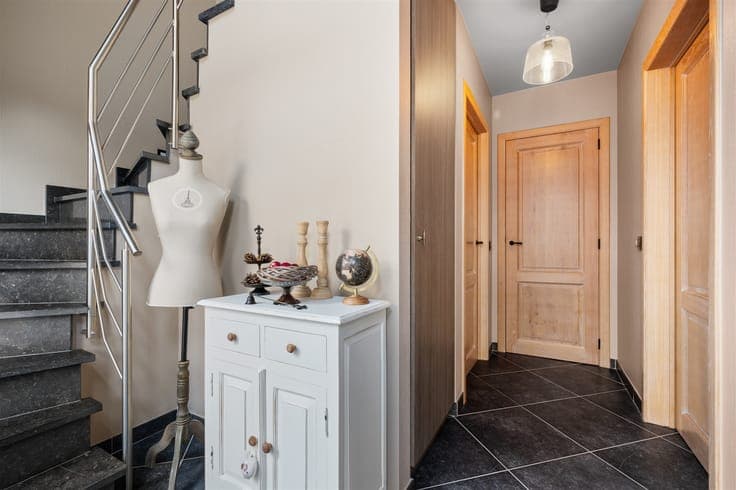 Beautiful home on a cul-de-sac near the market