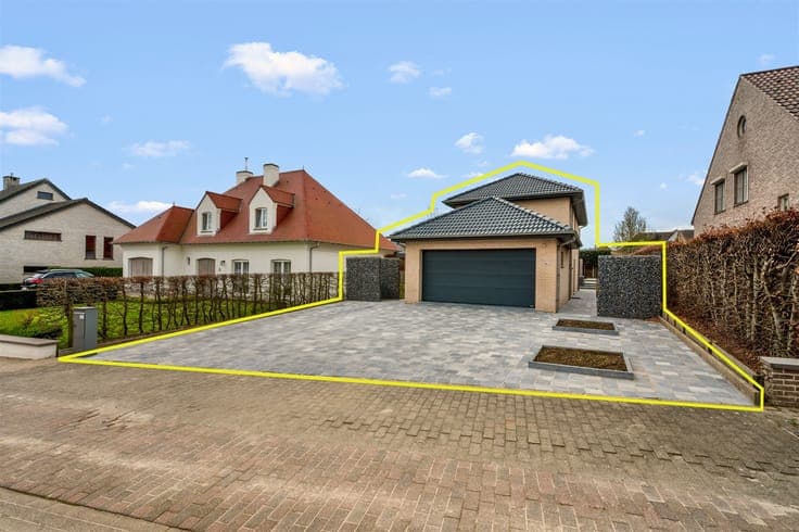 Beautiful home on a cul-de-sac near the market