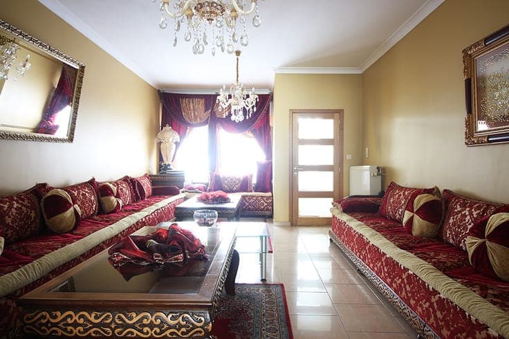 Spacious 5-Bedroom Home with Garden and Garage