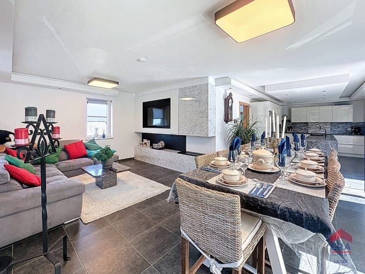 4-bedroom house with 1 office and a pool, energy efficiency