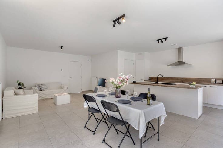 Semi-detached new-build home for sale in the center of Anzeg