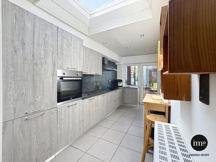 Rijhuis met 3 slaapkamers en ruime tuin te Ternat!