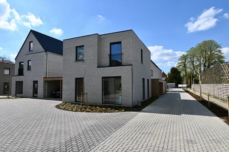 Nieuwbouwwoning in centrum Broechem met 3 slaapkamers !