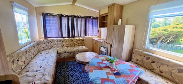 Stunning 3-bedroom mobile home