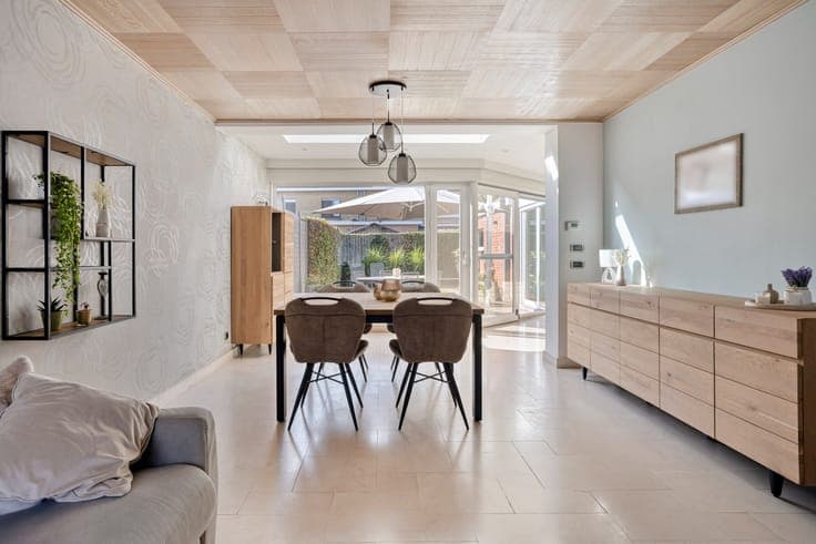Ruime gezinswoning met 4 slaapkamers, zonnige tuin en twe...