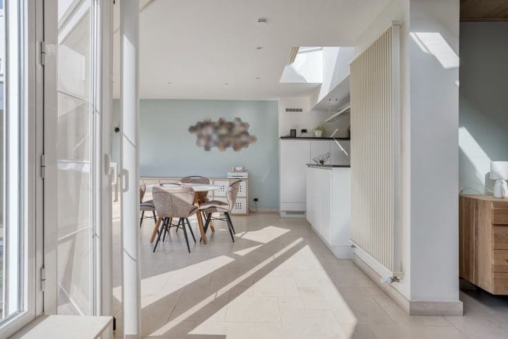 Ruime gezinswoning met 4 slaapkamers, zonnige tuin en twe...