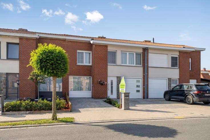 Ruime gezinswoning met 4 slaapkamers, zonnige tuin en twe...