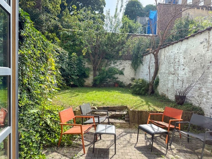 Franz Merjay: Beautiful 4 bedroom house - garden & terraces