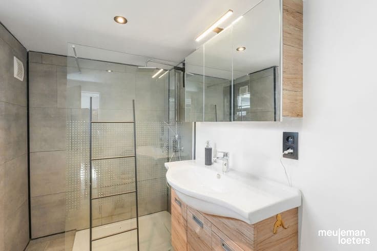 Charming move-in ready city house with sunny courtyard