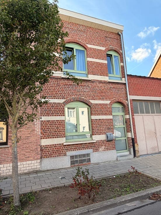 Ready-to-move-in family home with 3 bedrooms and garden