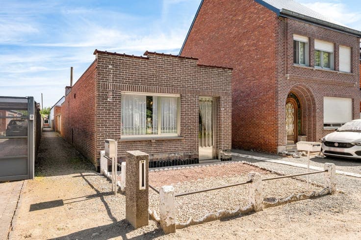 Te renoveren laagbouwwoning met garage, atelier en tuin o...