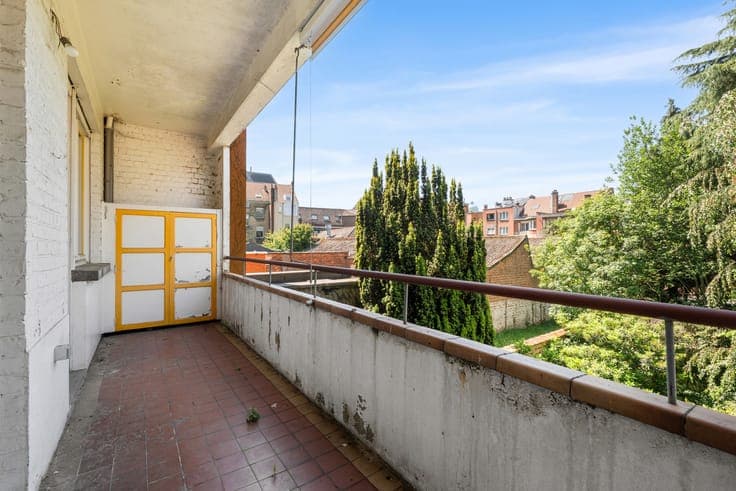 Two-family house with garden and garage in Ganshoren