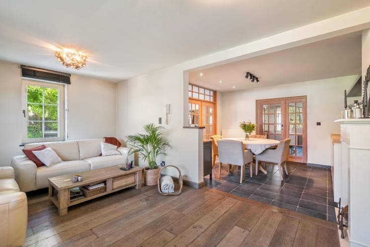 Extremely charming semi-detached house with expansive views