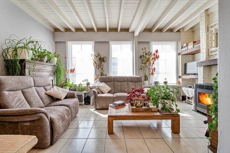 SUPER GEZELLIGE EIGENDOM MET TERRAS EN GROTE GARAGE