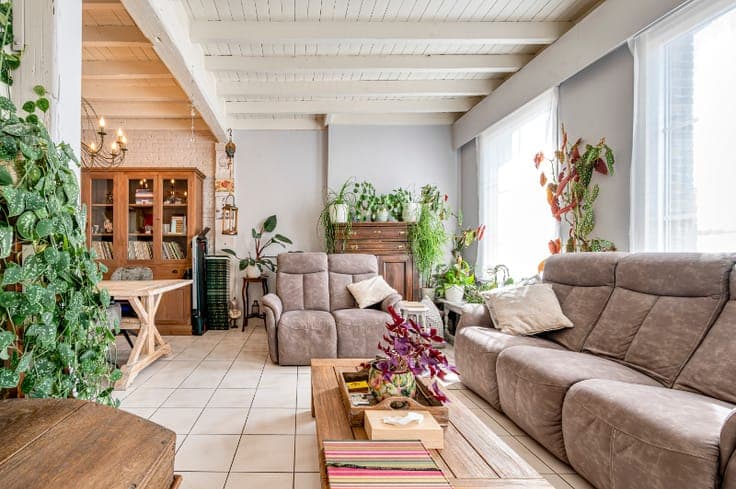 SUPER GEZELLIGE EIGENDOM MET TERRAS EN GROTE GARAGE
