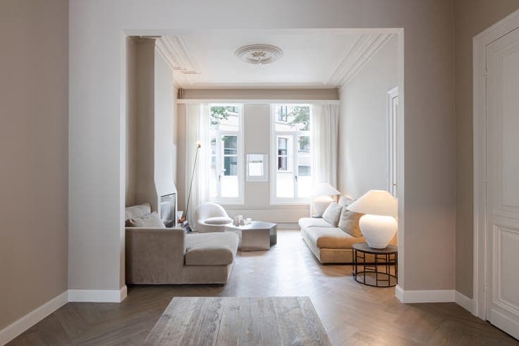 ANTWERP – Characterful townhouse with contemporary elegance