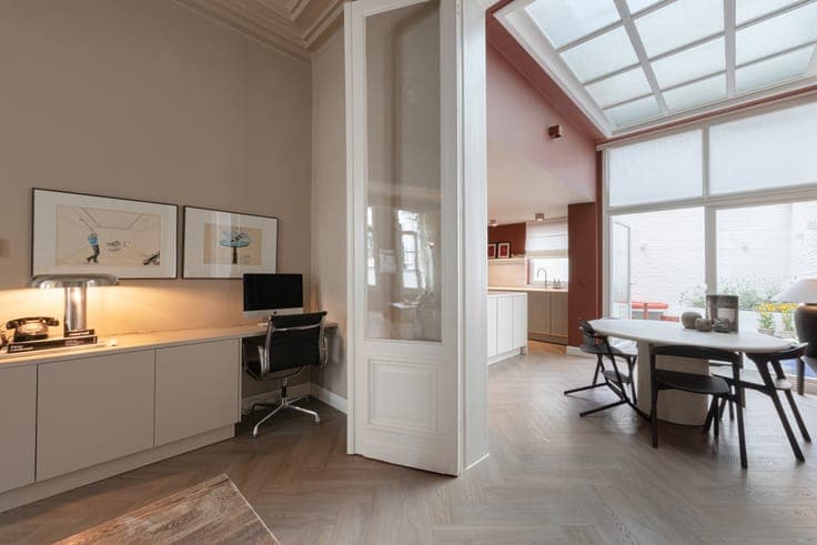 ANTWERP – Characterful townhouse with contemporary elegance