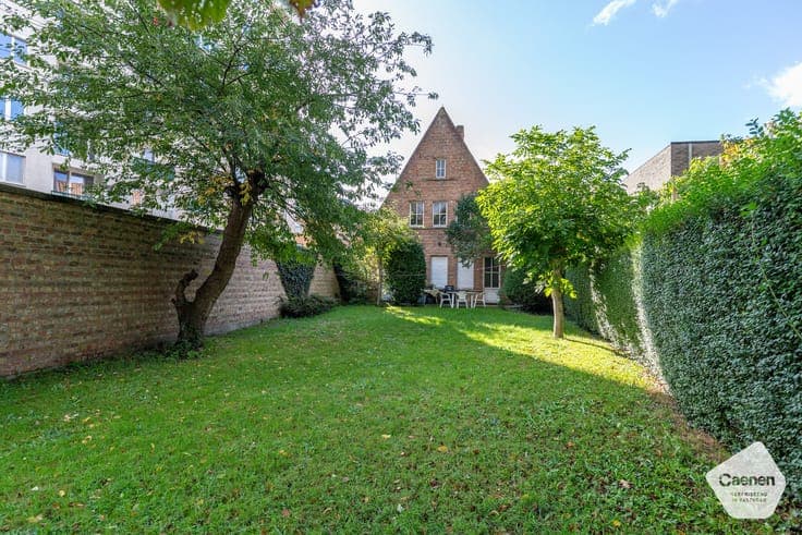 Charmante woning op een gegeerde locatie in Sint-Michiels...