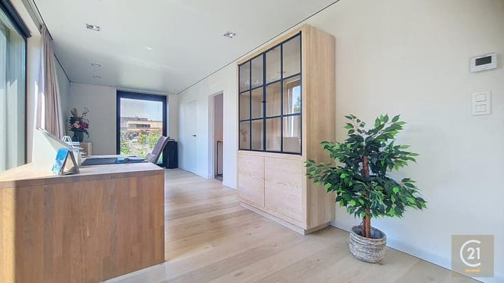 Exclusive Villa (238 m²) | EPC A | South-Facing Garden | Uni
