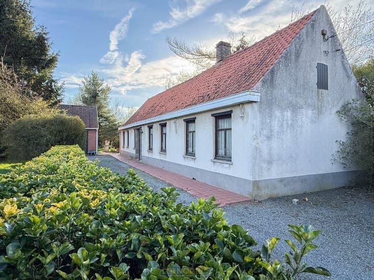 Te koop, renovatieproject op 17 are op toplocatie in Oude...