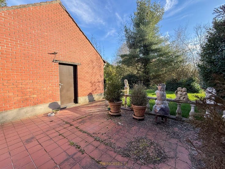 Te koop, renovatieproject op 17 are op toplocatie in Oude...