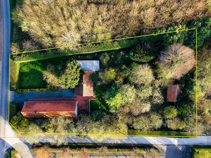Te koop, renovatieproject op 17 are op toplocatie in Oude...