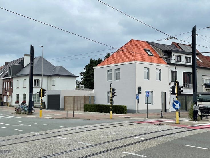 Gerenoveerde woning met 3 slp en ruim terras te Zwijnaarde