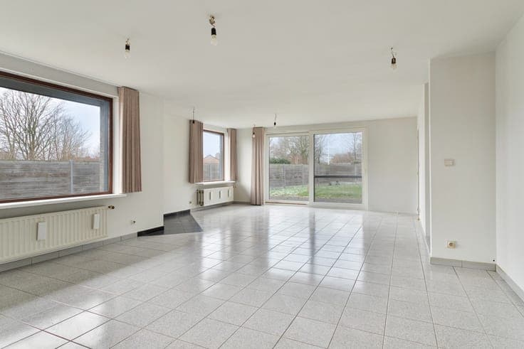 Ruime woning met thuiskantoor te Lendelede