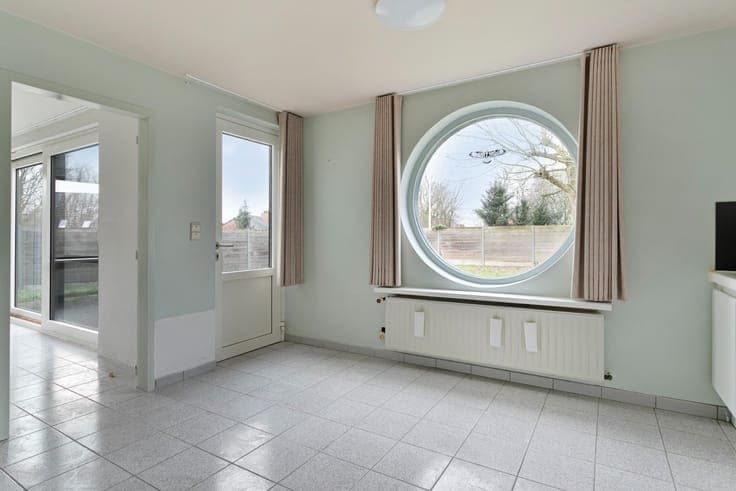 Ruime woning met thuiskantoor te Lendelede