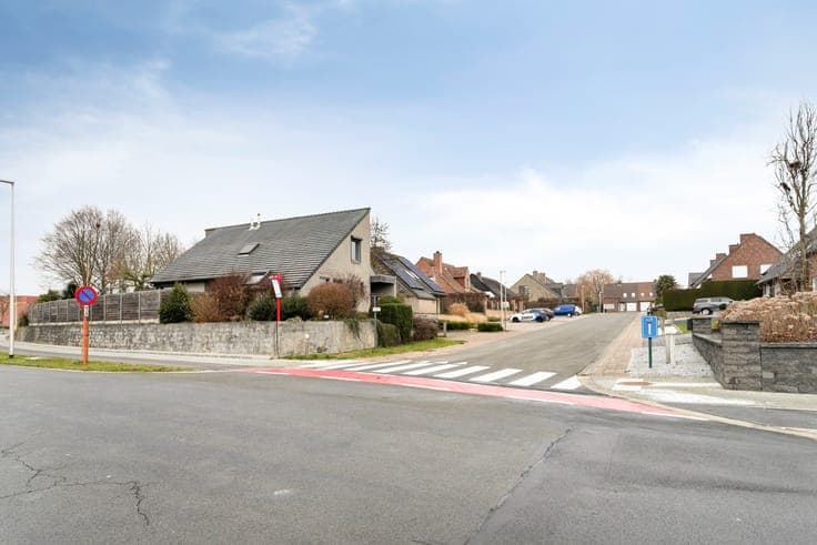 Ruime woning met thuiskantoor te Lendelede
