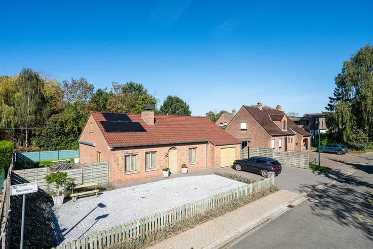Prima onderhouden bungalow op rustige locatie te Boekhoute