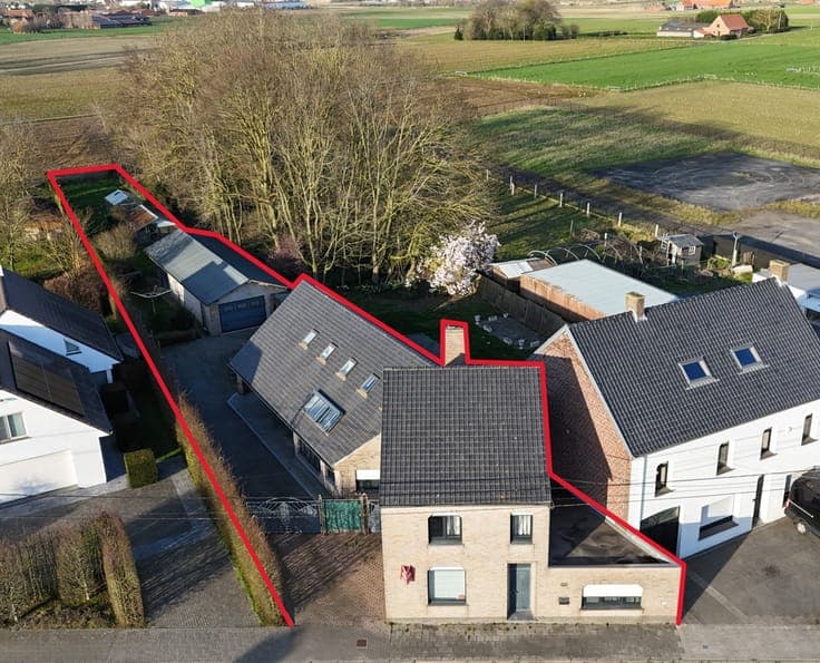 Verrassend ruime woning (4 slaapkamers) met loods , op 98...