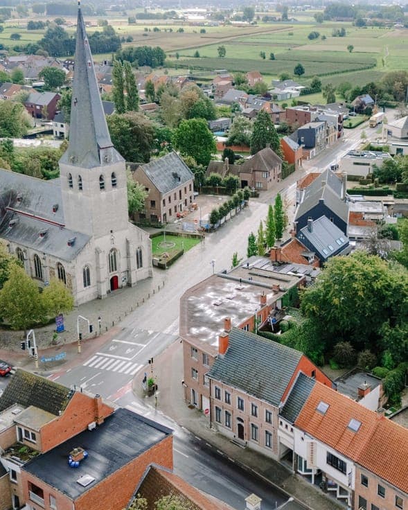 Ruime burgerwoning met zuidgerichte tuin in het centrum van