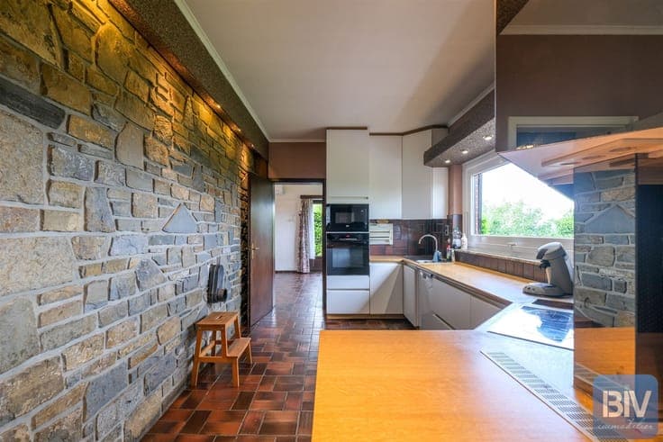 Exceptional 3-bedroom property with a pool and 4,250 m² of l