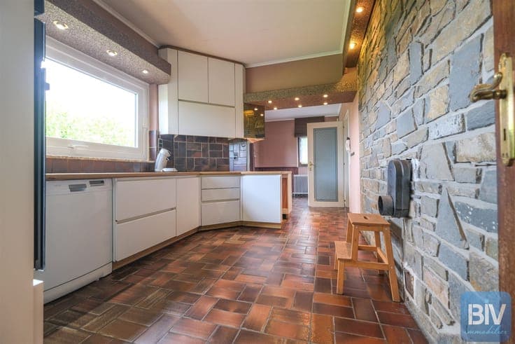 Exceptional 3-bedroom property with a pool and 4,250 m² of l