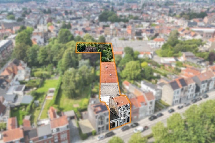 Unique Art Deco Residence with 800 m² Workshop and garden