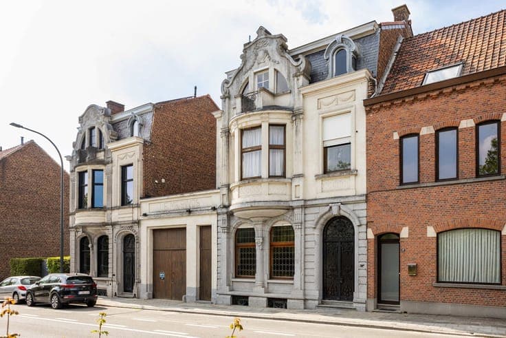 Unique Art Deco Residence with 800 m² Workshop and garden