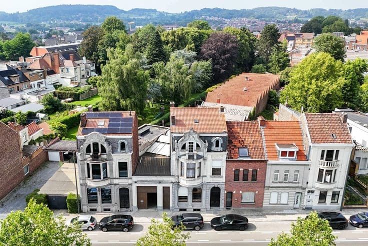 Unique Art Deco Residence with 800 m² Workshop and garden