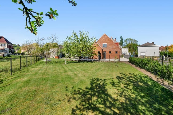 Quiet family home at the foot of Kluisberg