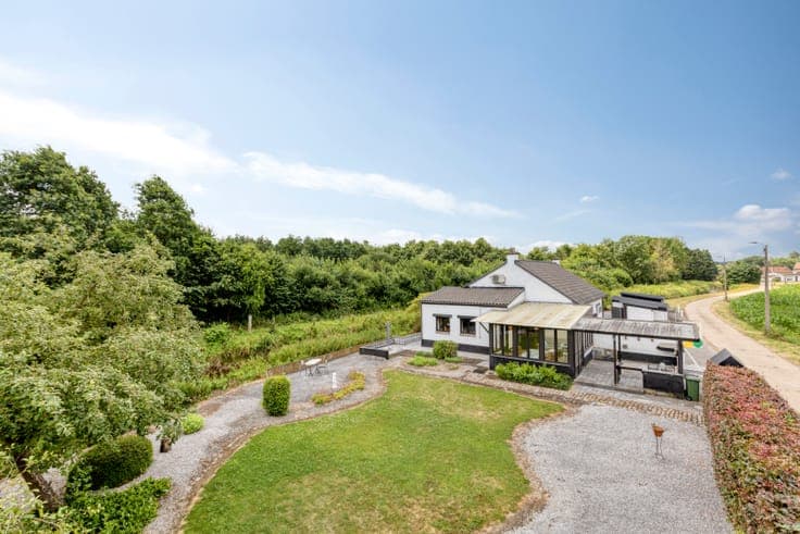 Move-in ready home with garden and garage in Drieslinter