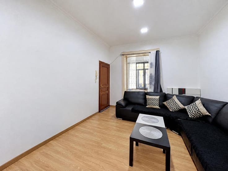 SINGLE-FAMILY HOUSE – WAREHOUSE – 3 CELLARS – MUST SEE!