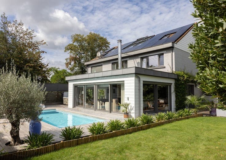 Stunning villa in a peaceful and green setting