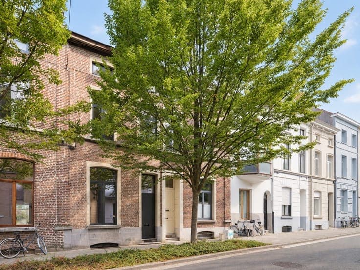 Instapklare stadswoning met drie slaapkamers en aangename...