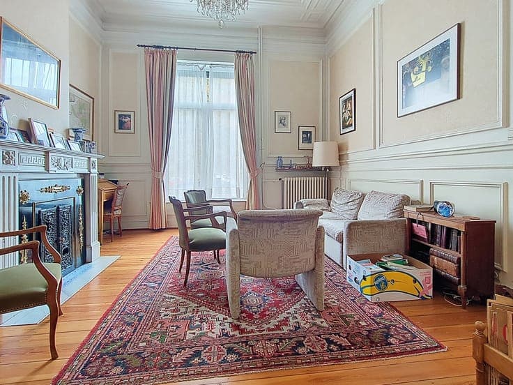 Investment property +- 300m² near Square Marie-Louise on the