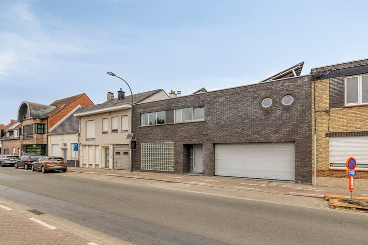 House with 3 bedrooms and pool in Waarschoot