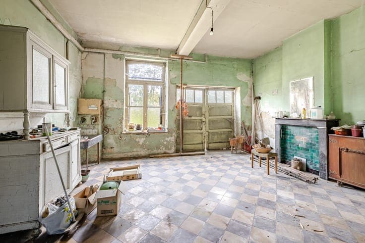 Uniek renovatieproject met authentieke ziel en ruime woonopp
