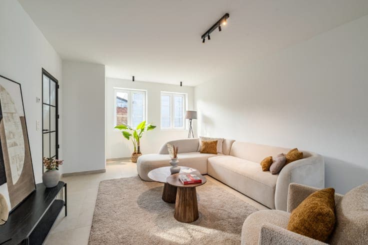 Gezellige Halfopen Woning, Ruime 3 Slpk. met zolder en 2 ...