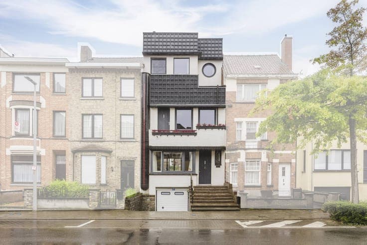 Charming townhouse with garage and sunny city garden