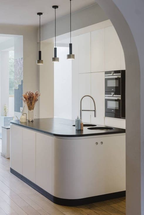 Charming townhouse with garage and sunny city garden